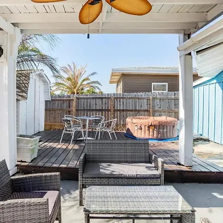 Peaceful Lydia Hide-O-Way - Unwind Near Beach, Breakfast, Spa & Go-Karts!